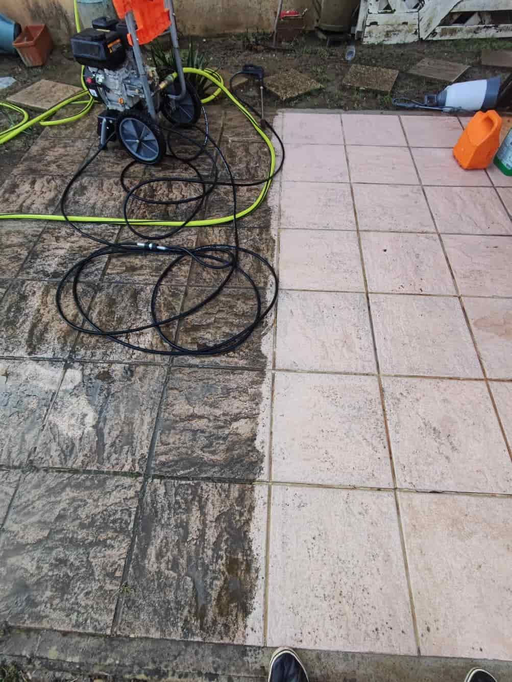 Terrasse en train d'être nettoyé