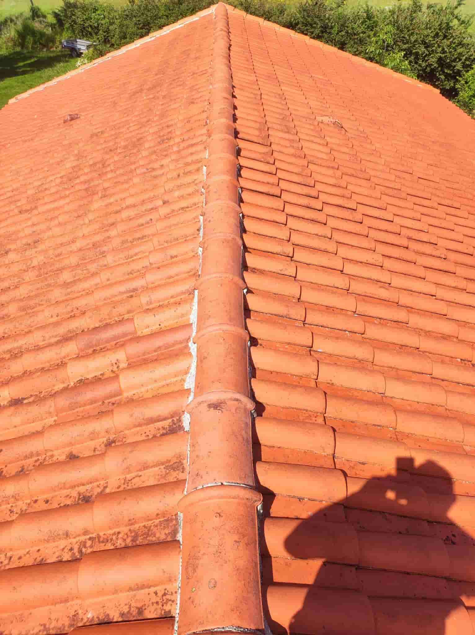 Toiture mise à neuve après nettoyage