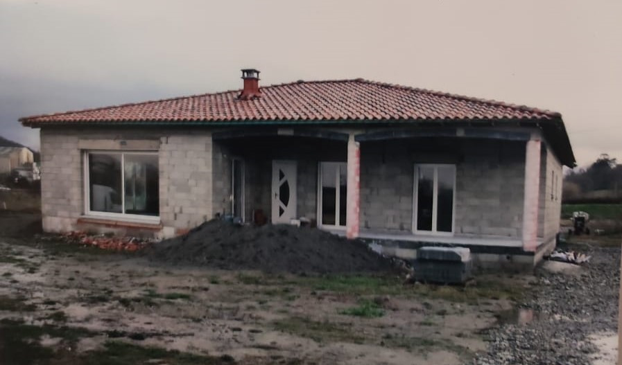 Maison terminée avec toiture